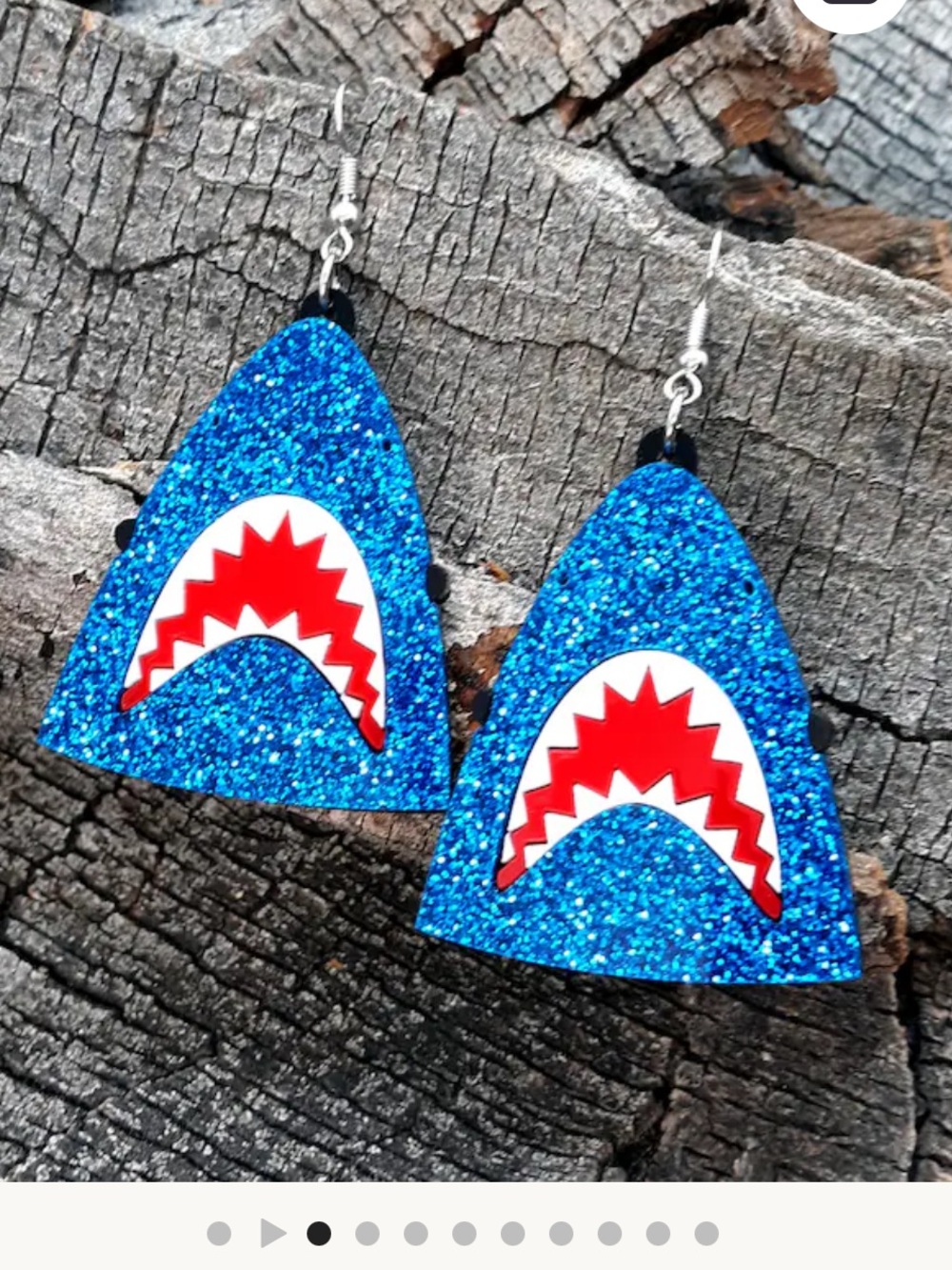 🦈 SPARKLY SHARK EARRINGS
